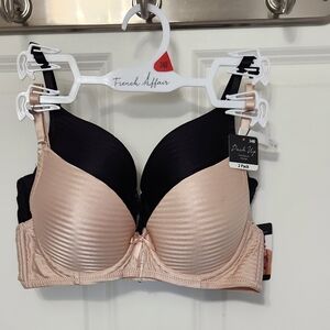French Affair Women's 2 Pack push Up Bra cream And Black . Size 34B. NWT